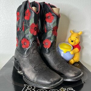 Women’s cowboy boots